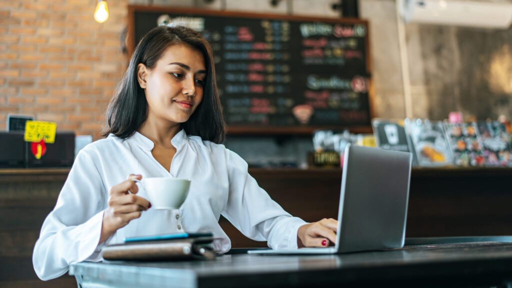working women 1 scaled e1688476648146 sleep and working women